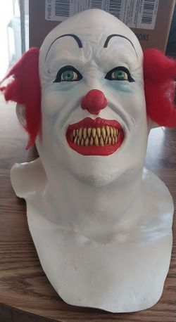 Clown mask
