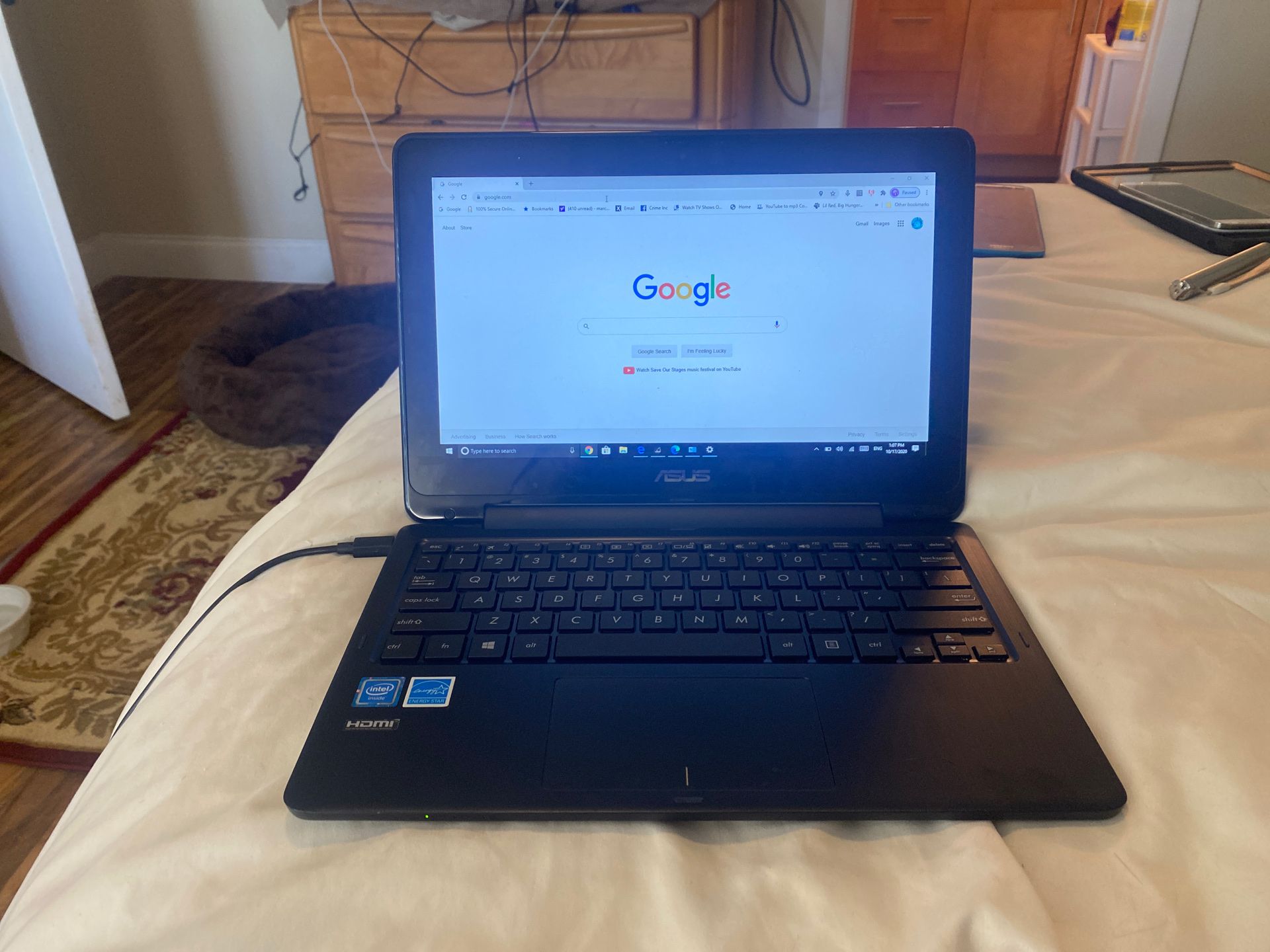 Windows 10 Asus Brand 12" excellent computer and convertible tablet. TOUCHSCREEN. Works perfectly