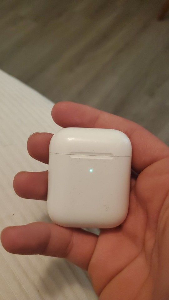 Airpods (Gen 1)