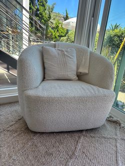 Cozy Swivel Chair