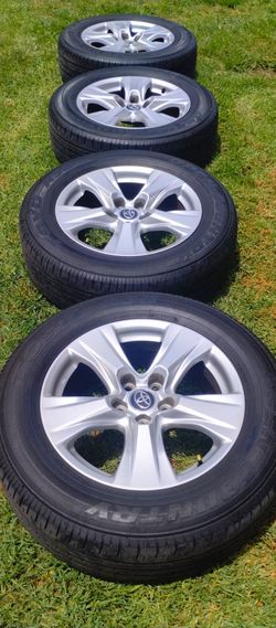 2023 TOYOTA 17" WITH USED TOYO 225/65/17 TIRES FOR ANY RAV4 SIENNA HIGHLANDER CHR VENZA OR TACOMA WITH 5LUGS