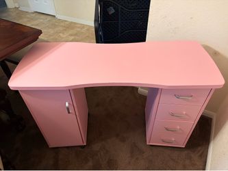 Nail Desk
