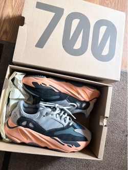 Yeezy boost 700