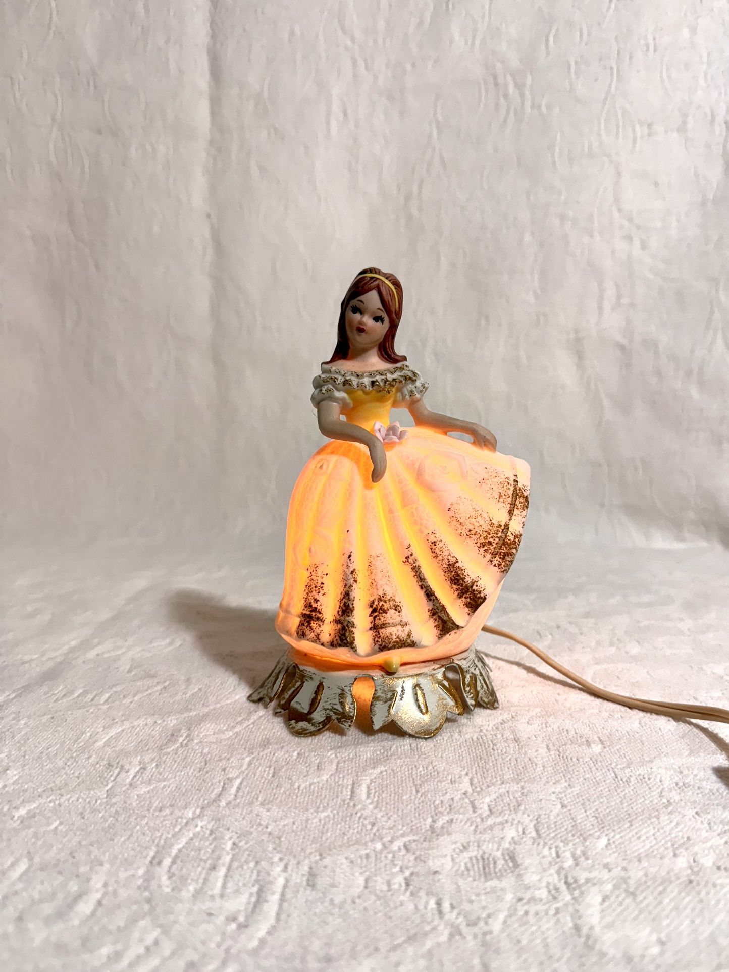 1960’s Vintage Aladdin Giftware Porcelain Lamp Girl woman W/Dress Porcelain /night light Metal base