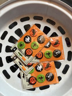 Halloween party supplies BUTTONS