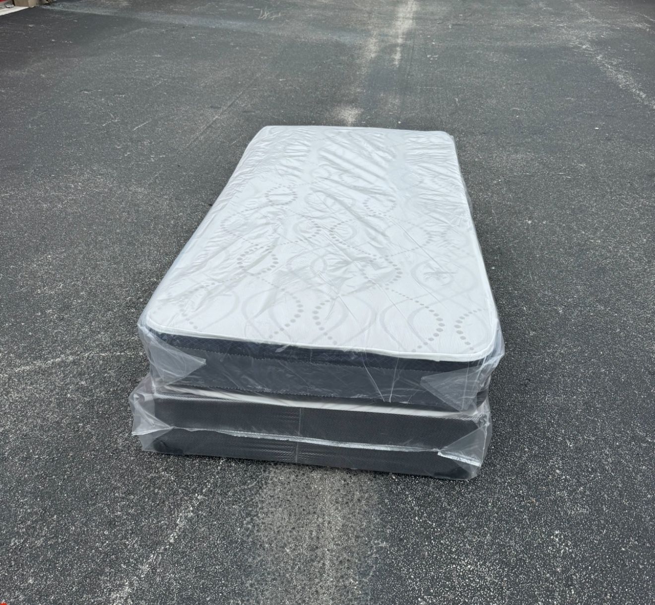 New Twin Size Mattress And Box Spring Set // We Offer