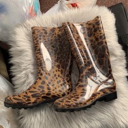 Woman’s Size 8 Rain Boots 