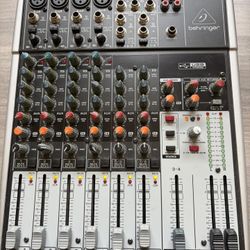 Behringer XENYX 1204 USB Mixer
