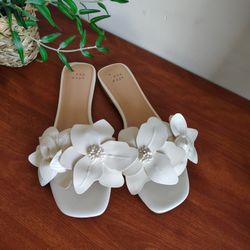 a New day floral sandals Size 8