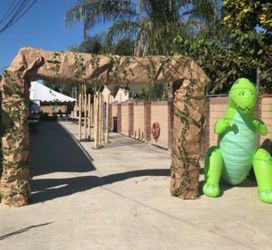 Huge Dinosaur water sprinkler