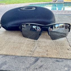 Oakley Black iridium 