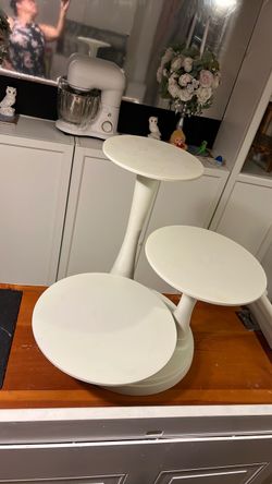 WILTON Cake/ desert /appetizers display stand