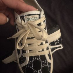 Shoes  Gucci 