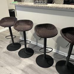 Barton Set of 4 Swivel Bar Stools Isabel Espresso/Black woven