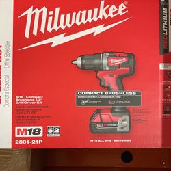 Milwaukee M18 Cordless Lithium- Ion Brushless 1/2 Driver Drill Kit 2801-21P