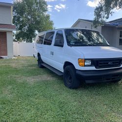 2006 Ford E-350
