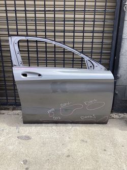2015-2020 Mercedes GLA Passenger Side Door