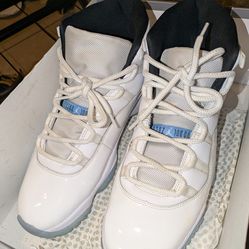 Jordans Size 12 Men Like New + Free Mavs Gift