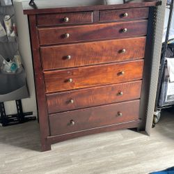 7 Drawers 