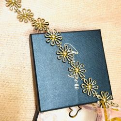  Beautiful bracelet new 