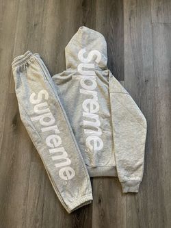SUPREME hoodie