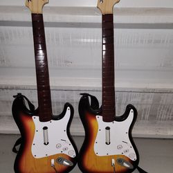 2 GUITAR HERO FENDER STRAT CONTROLLERS