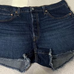 Womens Sz33 Levi Strauss Shorts