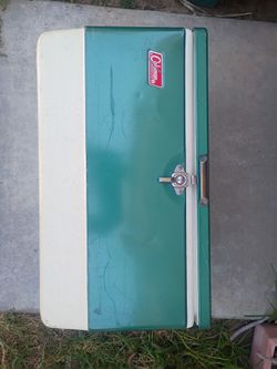 Vintage Coleman cooler ice chest