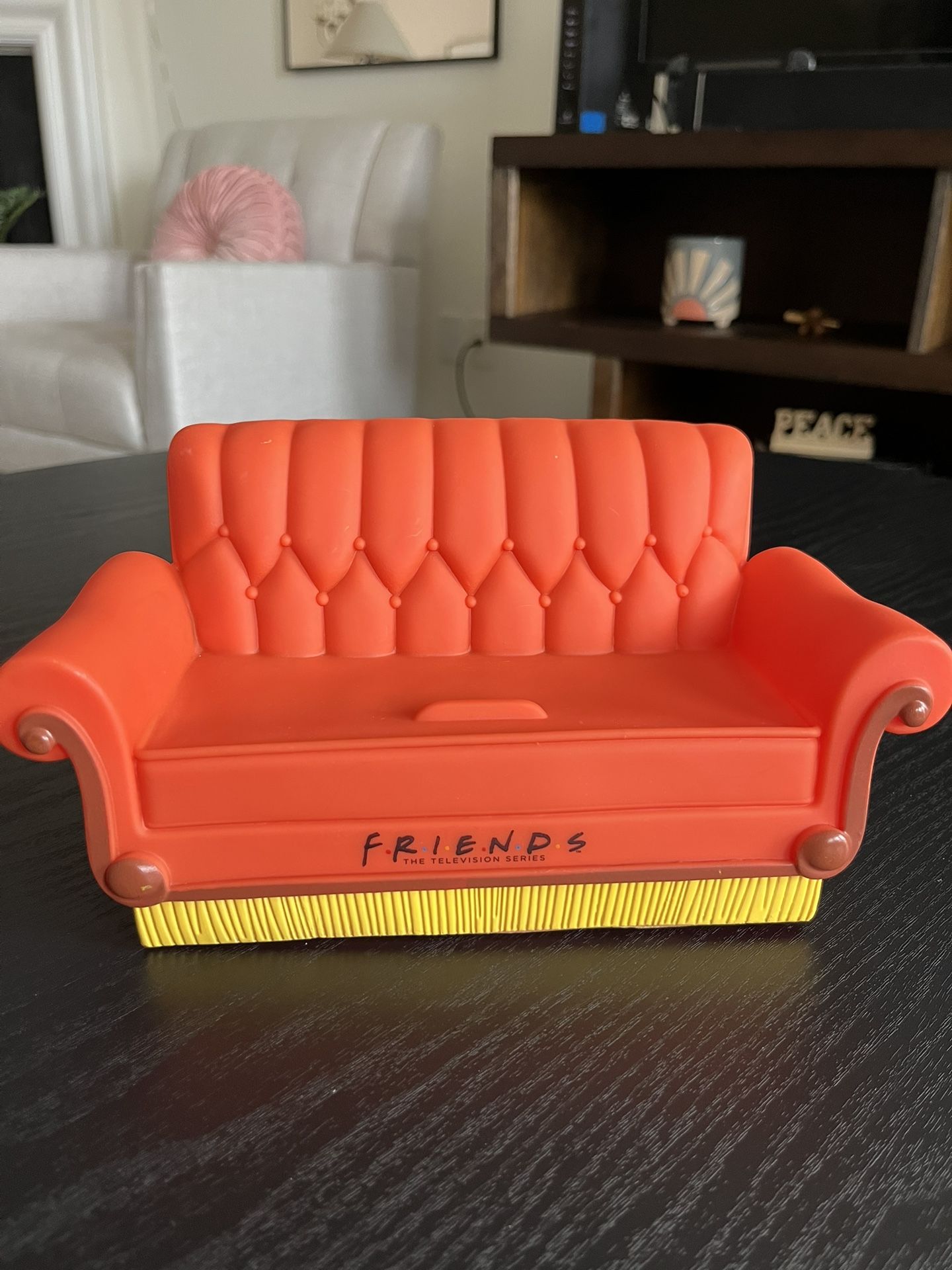 Friends Mini Sofa Phone Holder