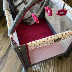 Pack 'n Play on the Go Playard w/ Bassinet