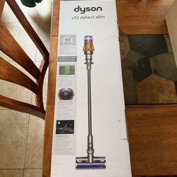 Dyson Vacuum V12 Slim