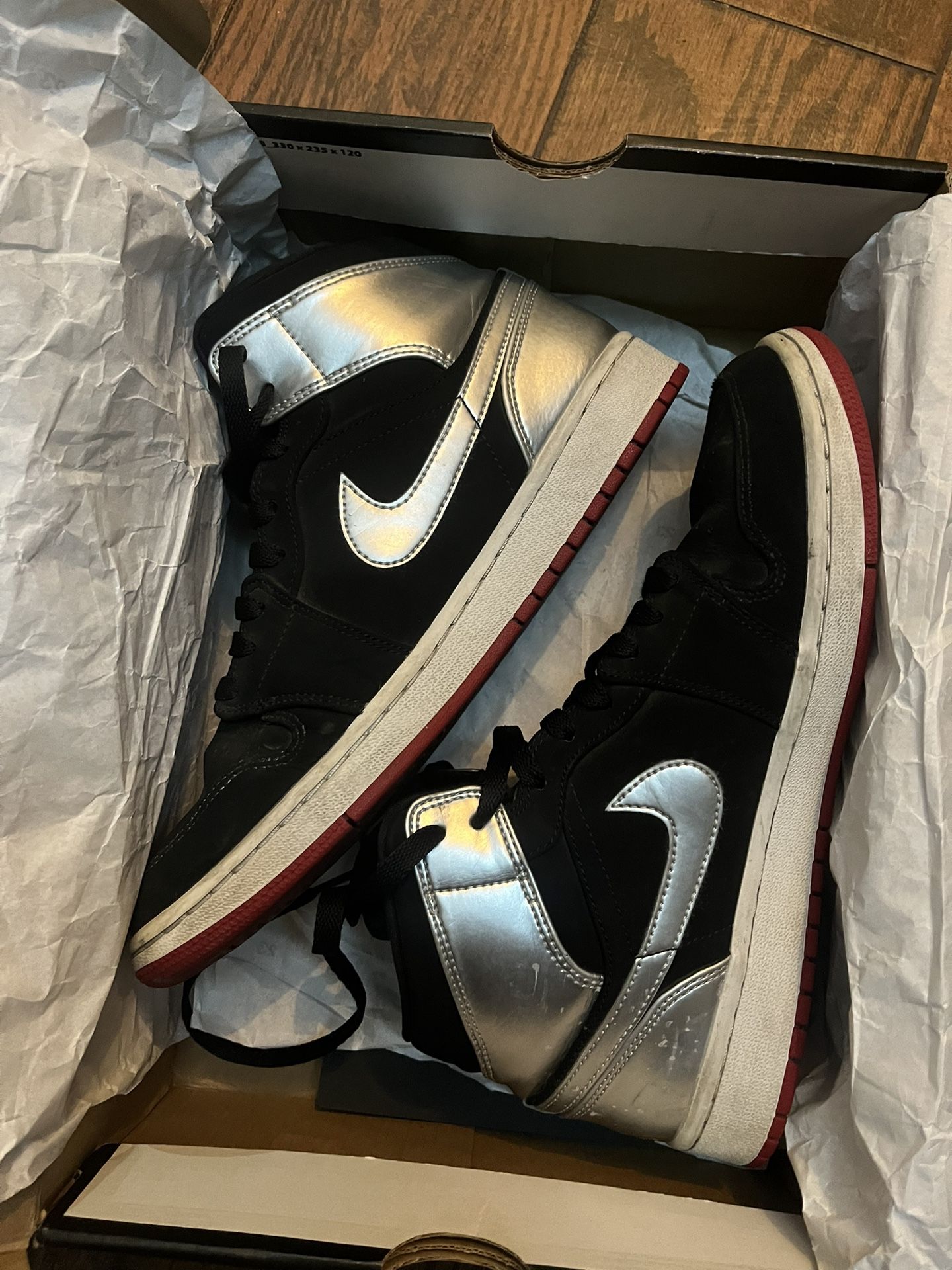 Jordan 1's (8.5 Men)