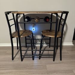 Small Table | Bistro