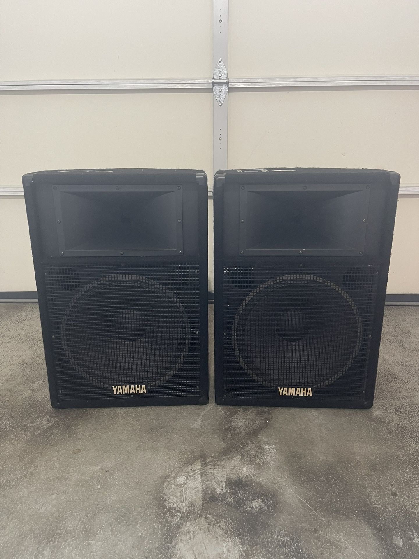 YAMAHA PA SPEAKERS SM15IV (Pair)