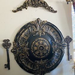 Decorations Different Prices 