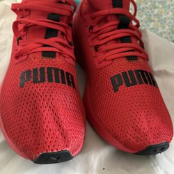 Puma Red Athletic Causal Sneakers Running, Walking Shoes Size 8 