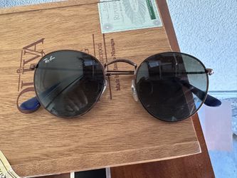 Ray Ban Sun Glasses - Great Condition