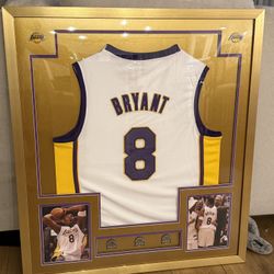 New Kobe bryant Framed Jersey