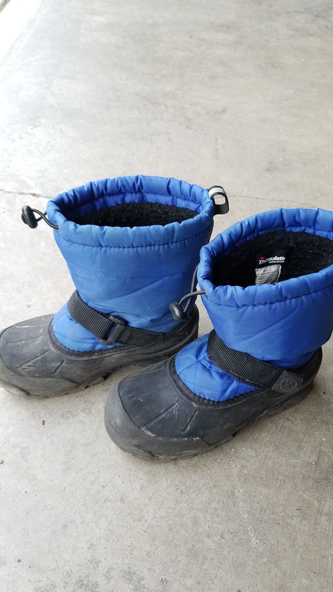 Used Snow boots size 3 big kid