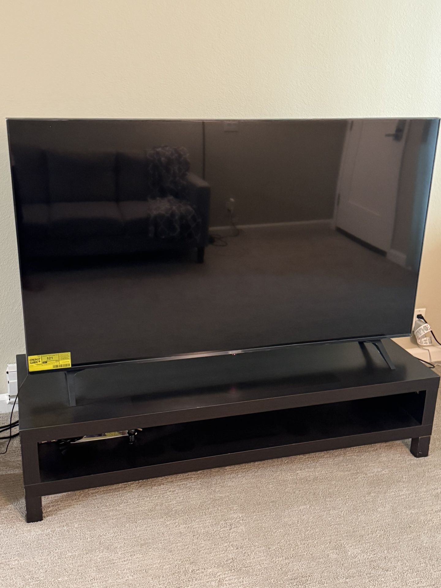 LG 65'' 4K TV UR 8000 Series with TV Stand