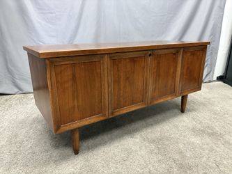 LANE Vintage Mid-Century Modern Cedar Hope Chest