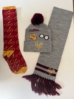 Kids Harry Potter H&M Beanie Size 2-4T and Scarf Set plus Youth Size Large Socks (not toddler size)