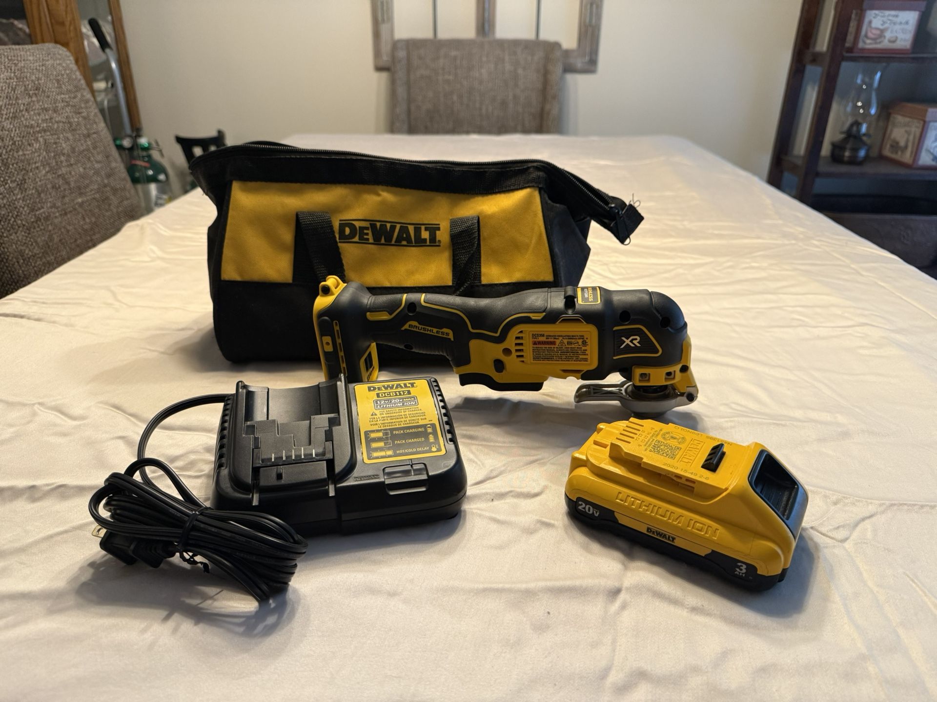 DeWalt Oscillating Cordless Tool With Soft Case 3AH Battery And Charger