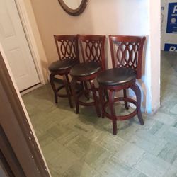 3 Quality Breaskfest Nook Bar Stools