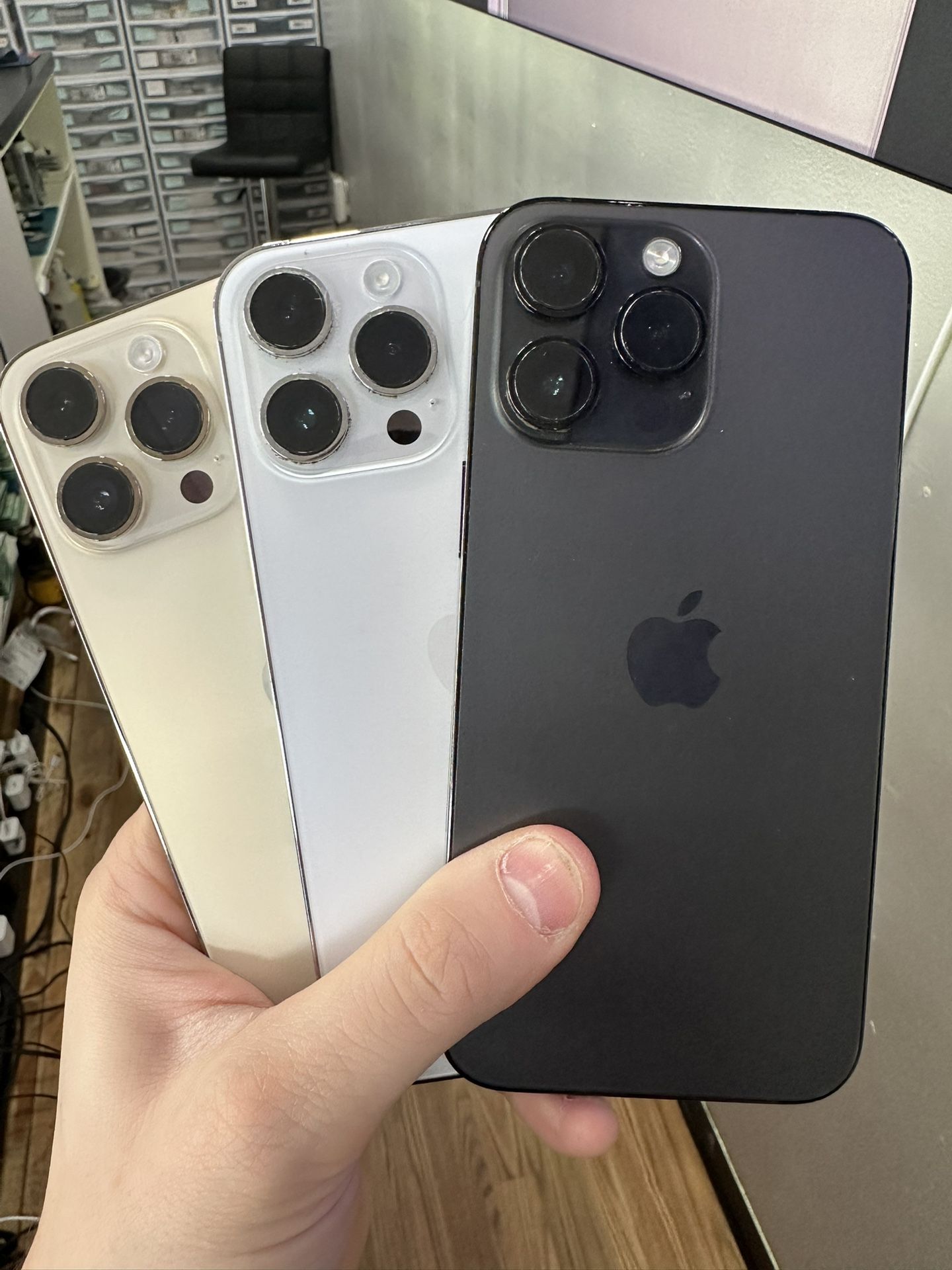 Unlocked iPhone 14 Pro Max - All Colors