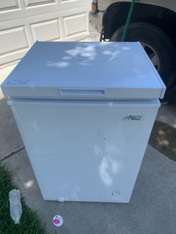 Arctic king compact freezer