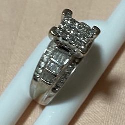 10k Diamonds White Gold Ring Size 8