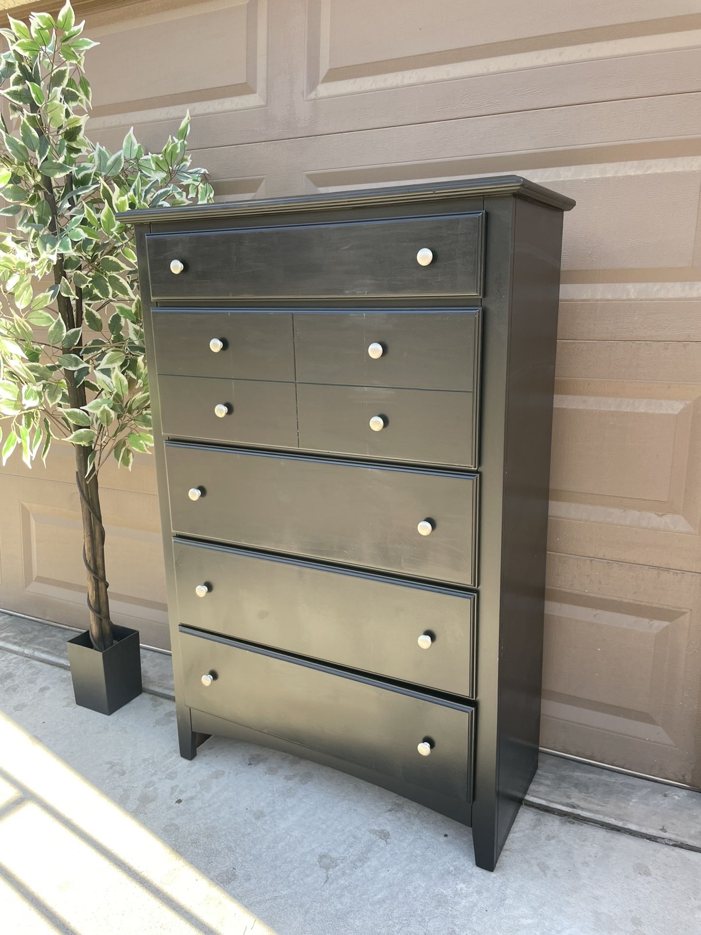Black Tall Dresser