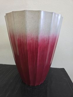 Allen troth cone Resin planter 38.49L