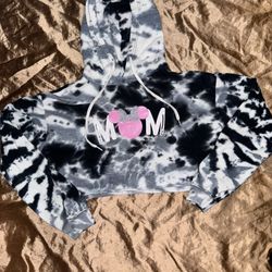 Disney MOM size Medium Graphic Hoodie Tie Dye Pullover Cropped Sweatshirt Women'